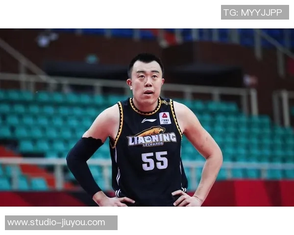 扬州篮球明星盘点他们在赛场上的精彩表现与成就